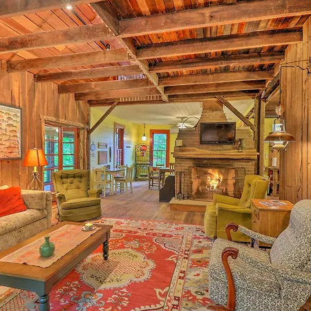 Rustic Cabin In The Woods 2-Acre Fishing Pond!